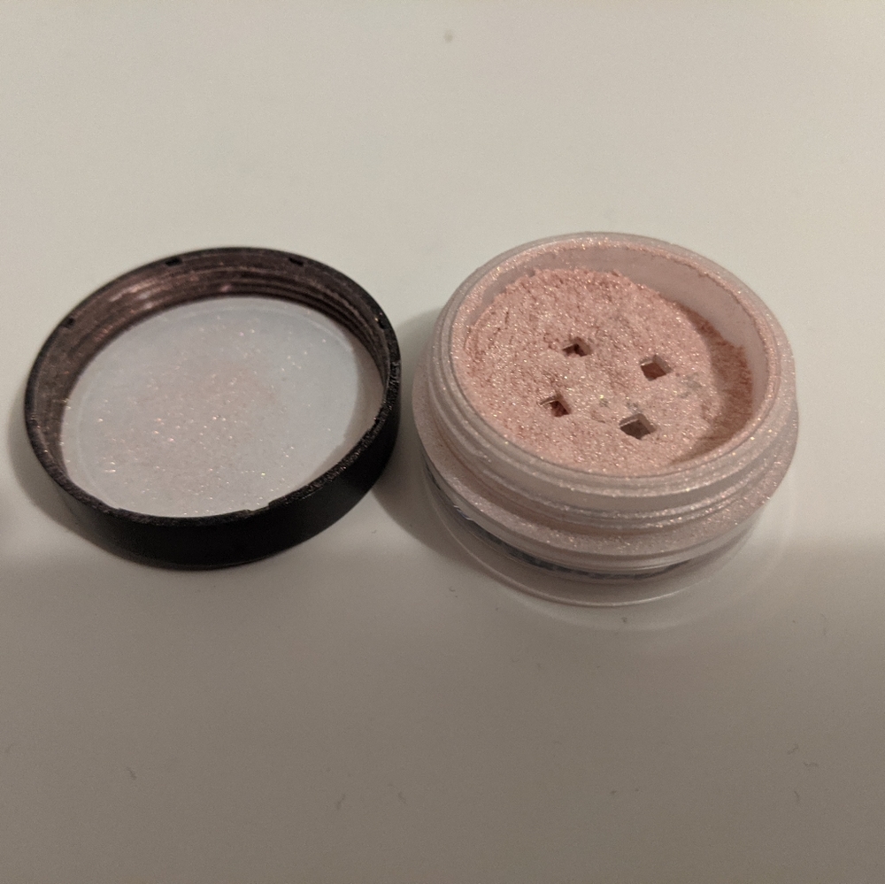 Bare minerals eyeshadow in shade 'serene'